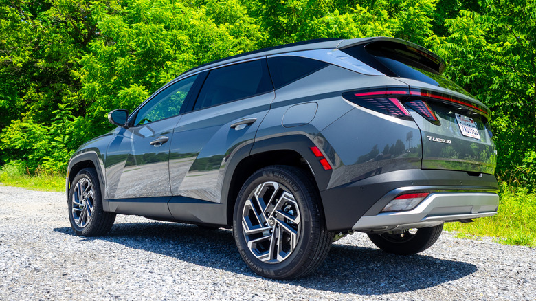 2026 Hyundai Tucson Hybrid left rear three-quarter profile