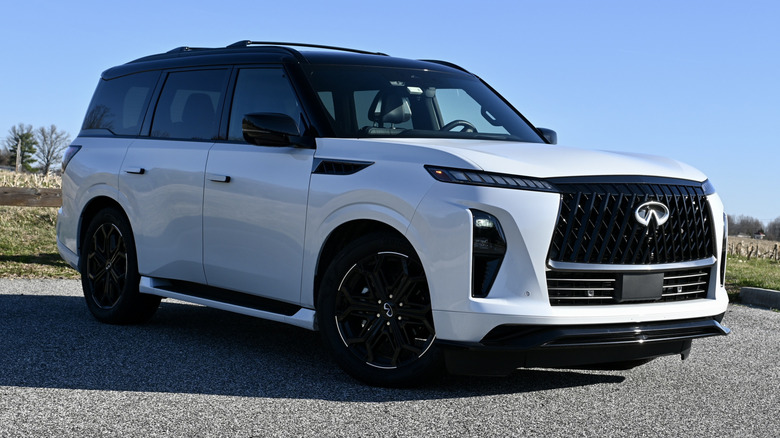 2026 Infiniti QX80 front 3/4 view