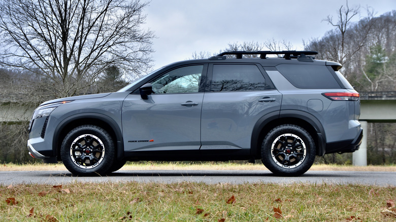 2026 Nissan Pathfinder profile view.