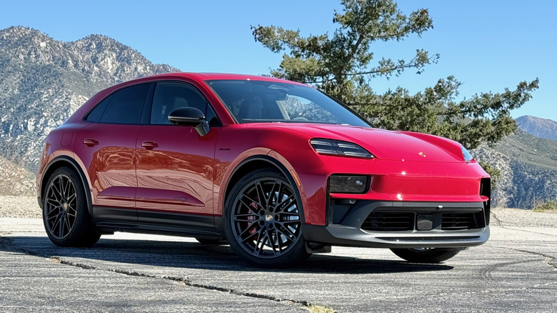 2026 Porsche Macan GTS Electric Front 3/4