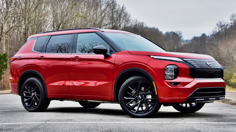 2026 Nissan Rogue Plug-In Hybrid front three quarter view.