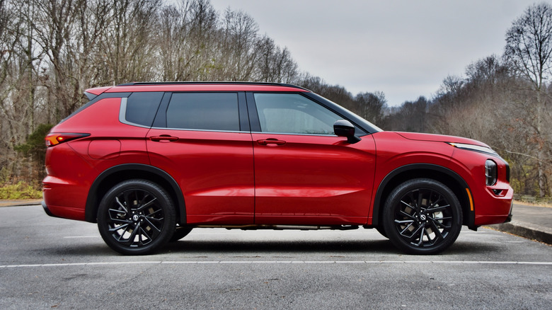2026 Nissan Rogue Plug-In Hybrid profile view.