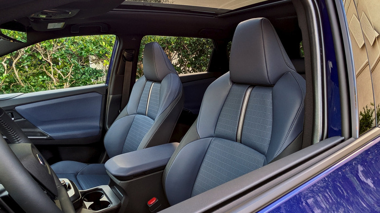 2026 Subaru Trailseeker seats.