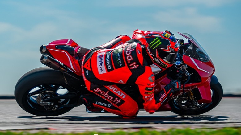 Rider turning sharply on 2026 Ducati Panigale V4 R