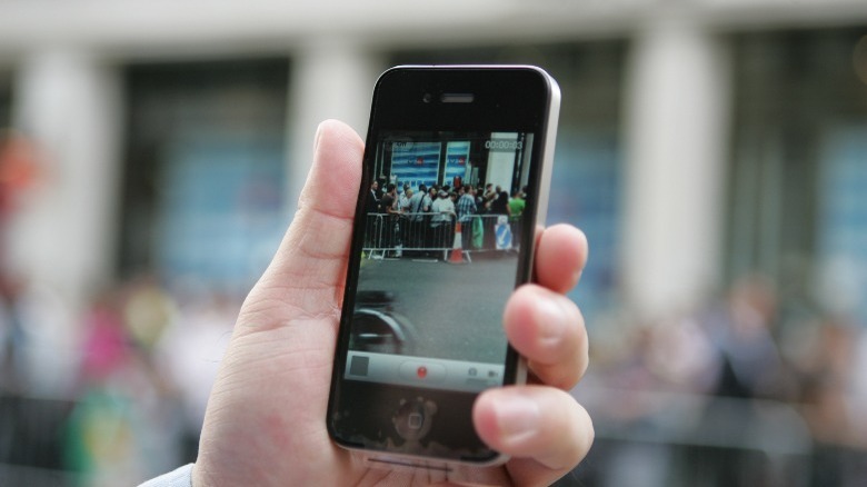 taking a video with the iPhone 4