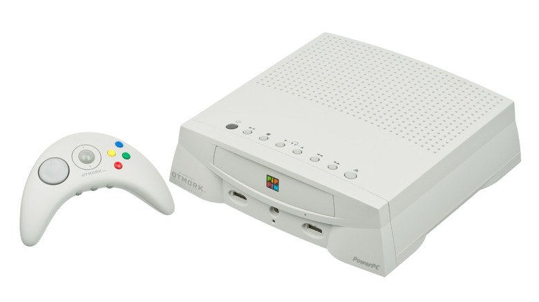 The Apple Bandai Pippin and controller