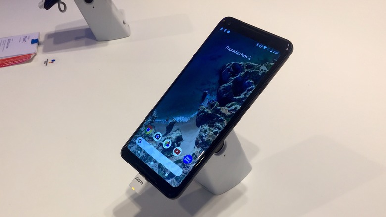 Google Pixel 2 XL at a store