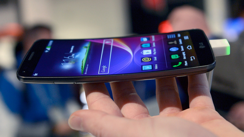 LG G Flex in hand