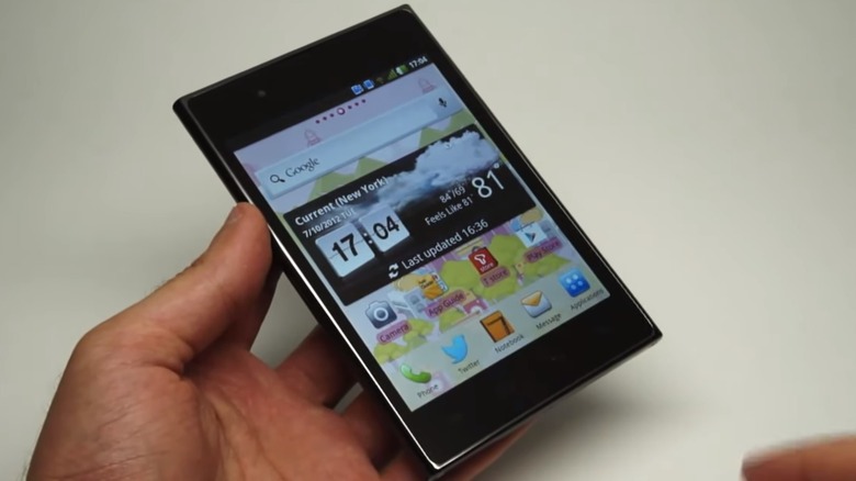 LG Optimus Vu held in hand