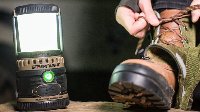 Person using Streamlight Super Siege Lantern