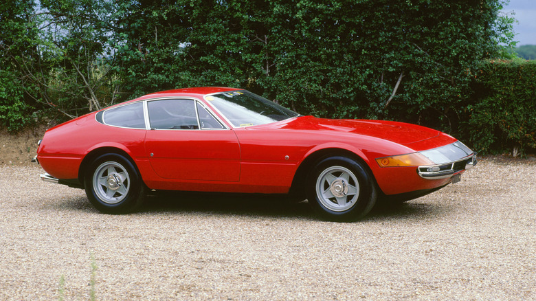 1972 Ferrari Daytona side view