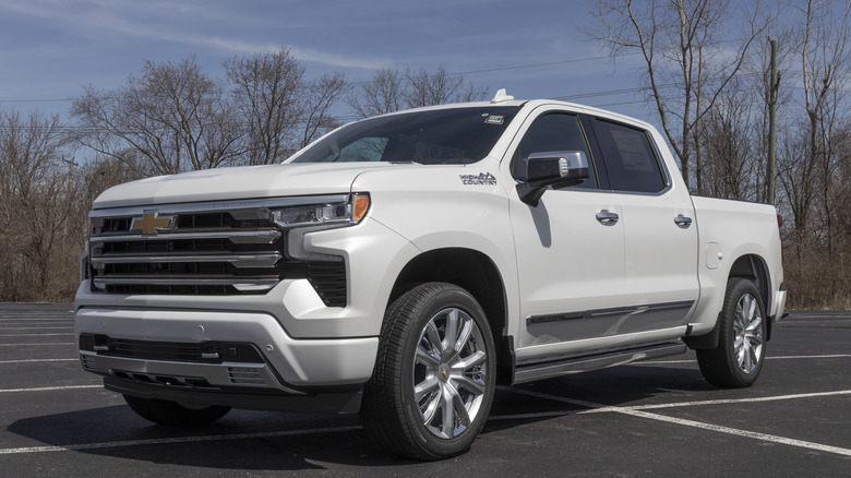 White Chevrolet Silverado