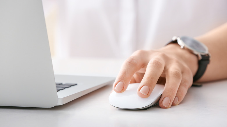 Man using a Mac mouse