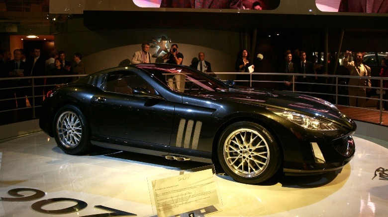 side profile Peugeot 907 concept car