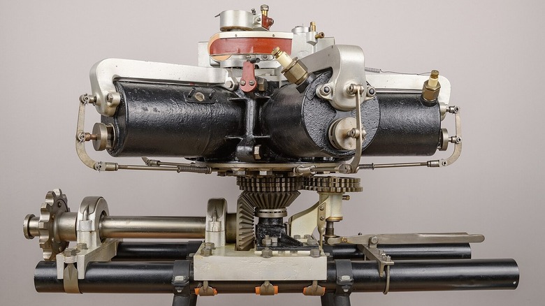 The Adams-Farwell rotary engine on display