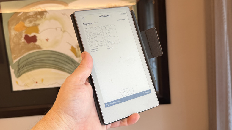 Man holding a Remarkable Pro Move