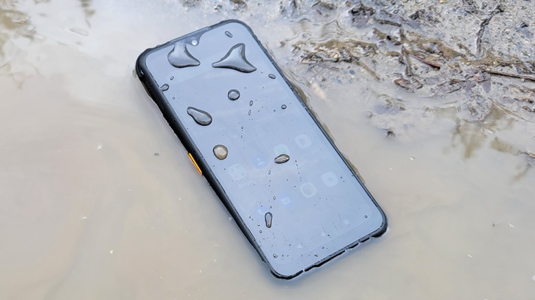 H5 Pro on puddle