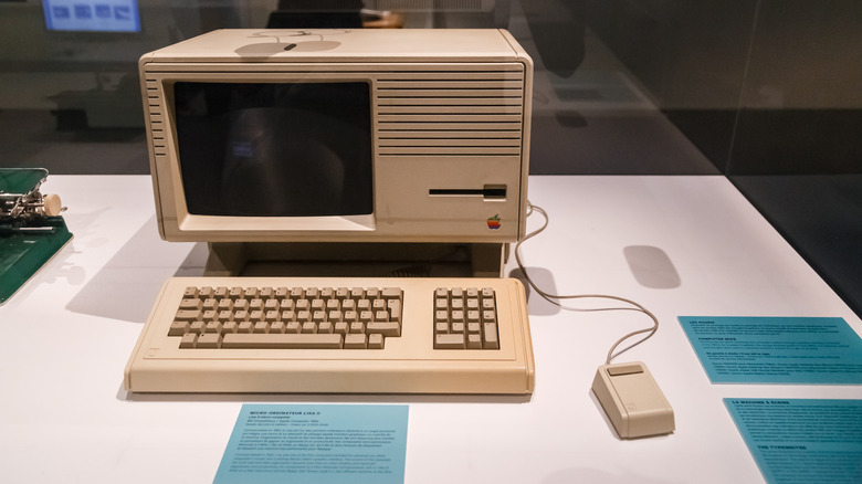 An Apple Lisa computer