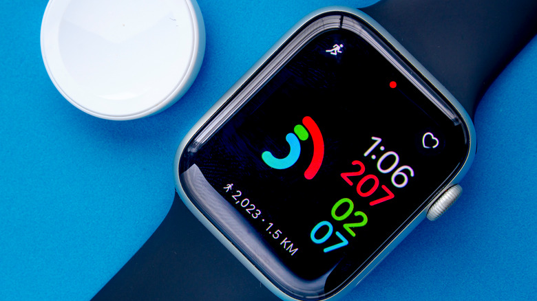 Apple watch series 5 night mode best sale