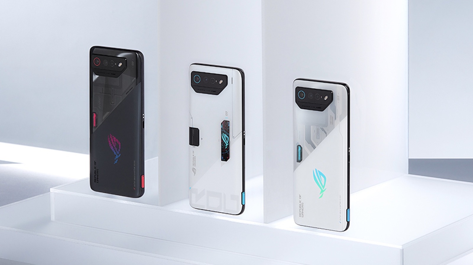 The ASUS ROG Phone 7 Gaming Phone Has A Wild Accessory 15 Minute