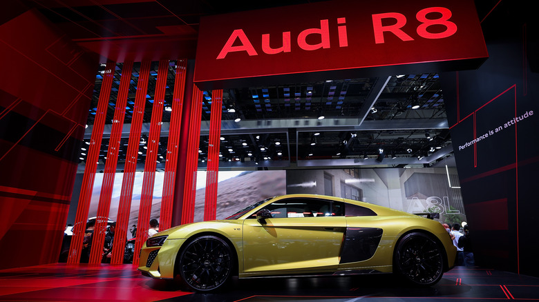 Audi R8 showcase