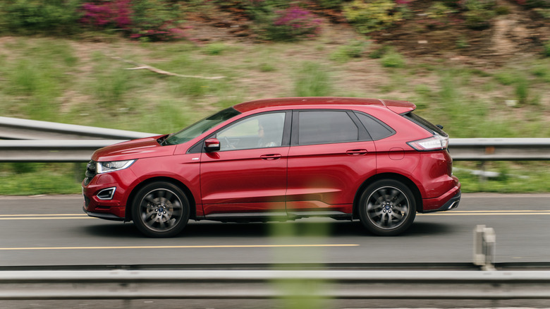 ford edge driving on highway