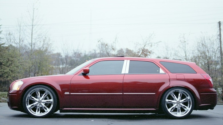 red Dodge Magnum