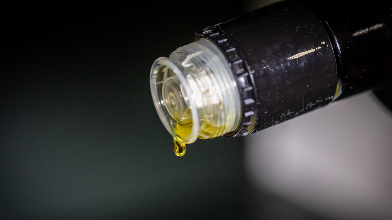 olive oil bottle spout