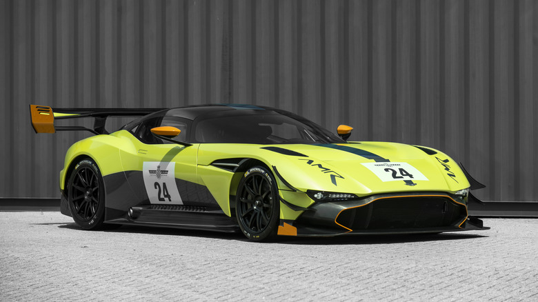 Aston Martin Vulcan AMR Pro