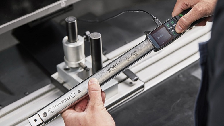 using a Stahlwille inspection tool