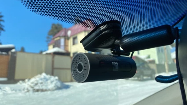 70mai Smart Dash Cam 1S installed on windscreen