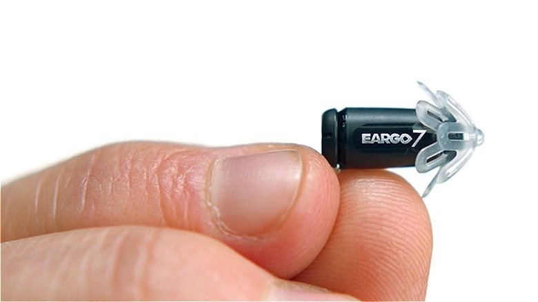 Eargo7 being held with fingertips  