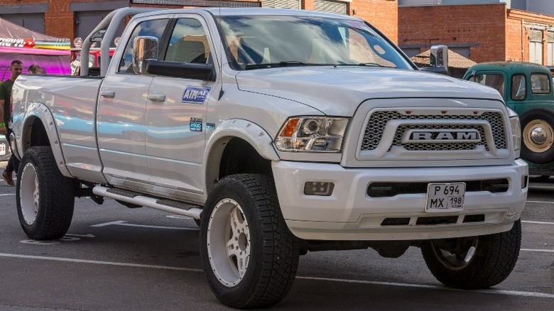 White Ram 2500 HD
