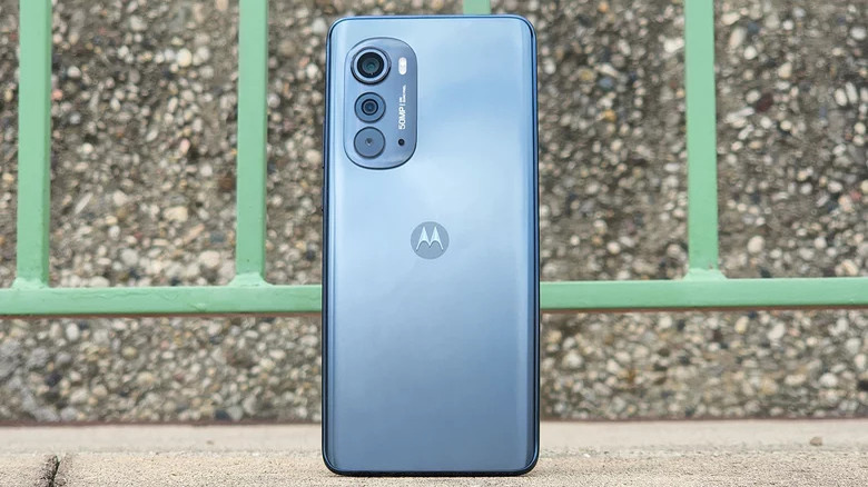 Motorola Edge wireless charging