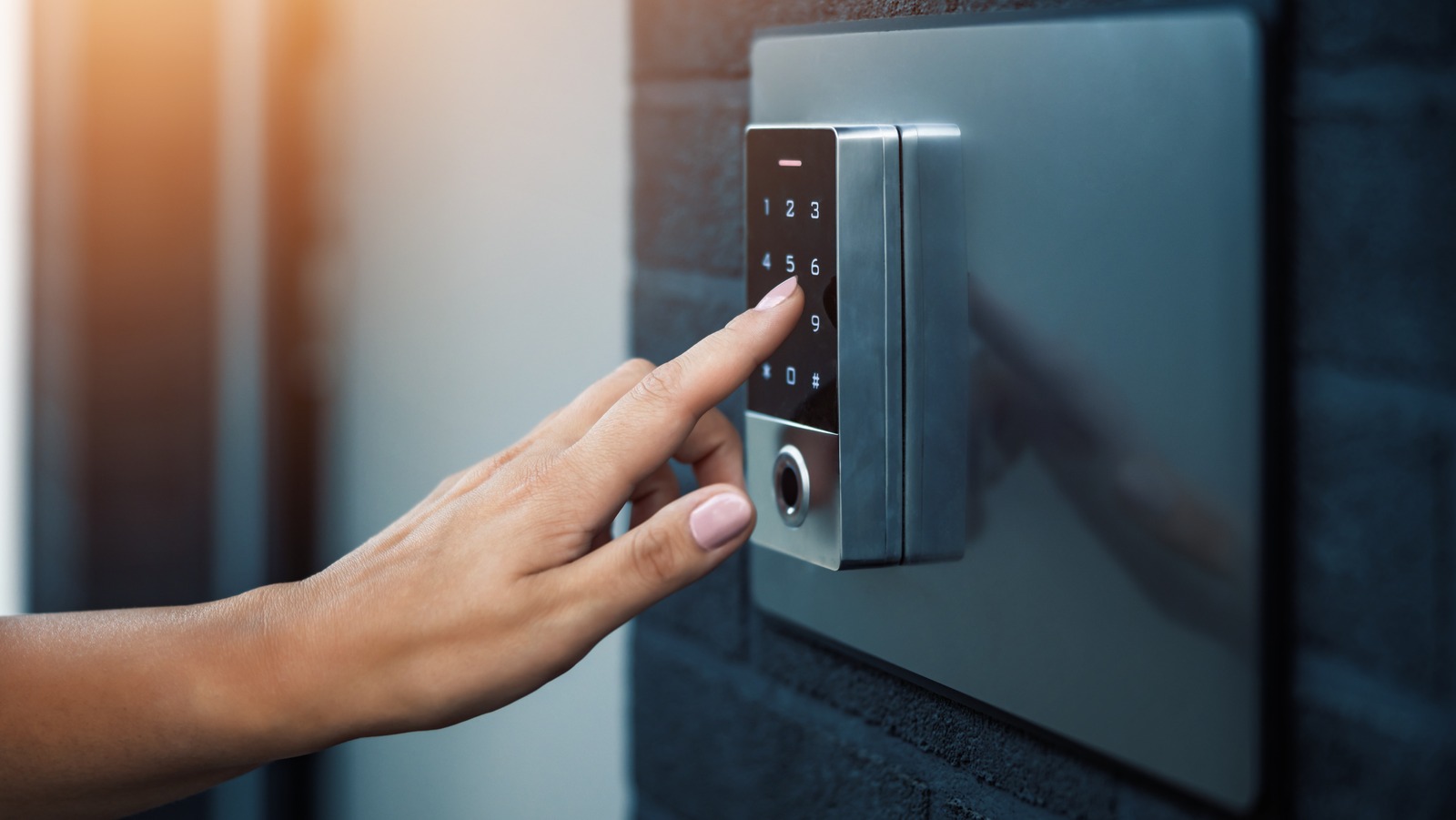 The Best Ways To Prevent Your Smart Home Locks From Being Hacked – SlashGear