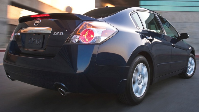 2012 Altima rear quarter driving