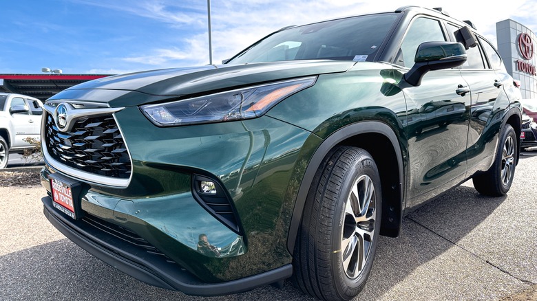 Closeup of a Toyota Highlander