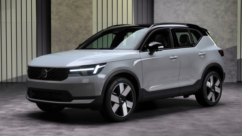 2028 Volvo XC40