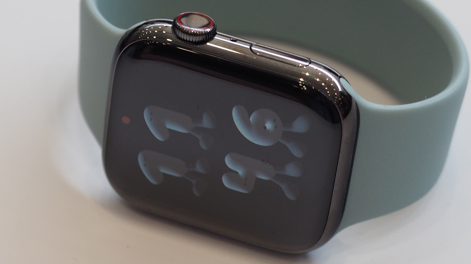 Apple reveals Apple Watch Series 8 and the new Apple Watch SE - Apple