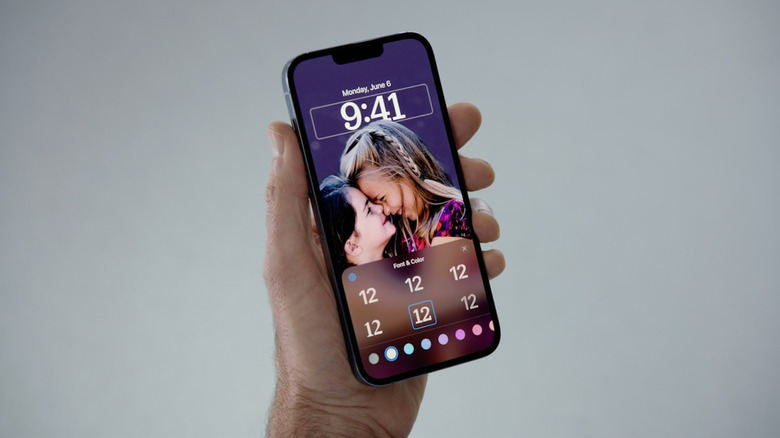 iOS 16 iPhone lock screen