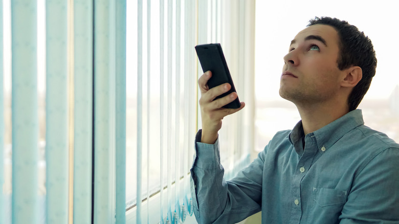 using smartphone control smart blinds