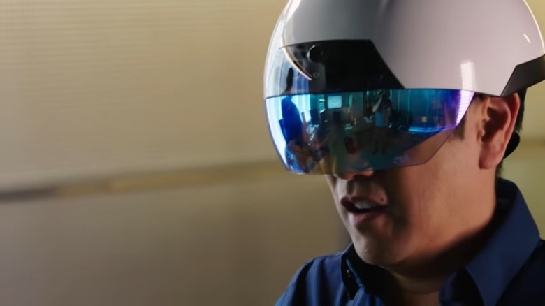 Daqri AR helmet