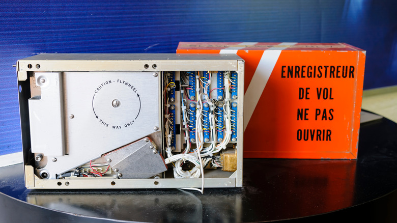 French Flight Data Recorder from the '60s / '70s