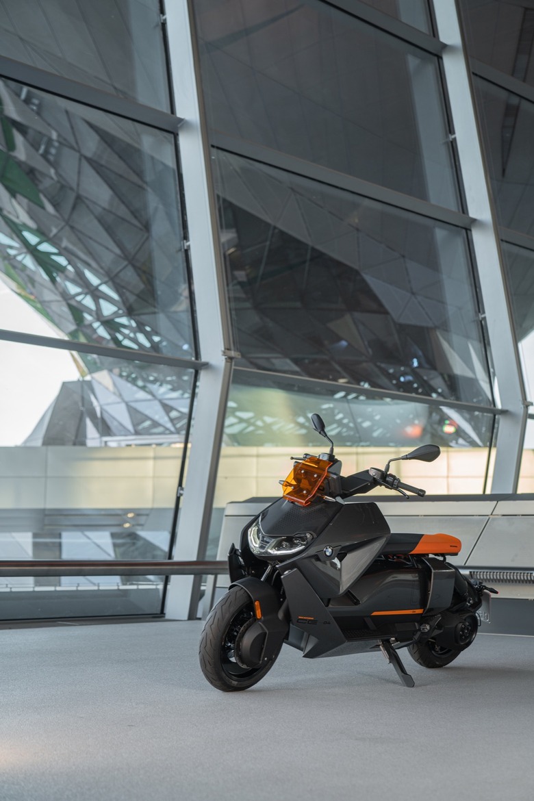 The BMW CE 04 Is An EV Scooter With Sci-Fi Movie Style A Very Real Price Tag - SlashGear