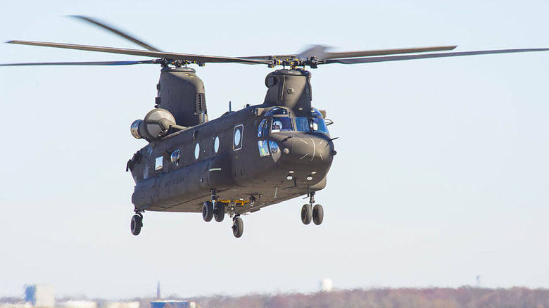 Boeing CH-47 Chinook flying