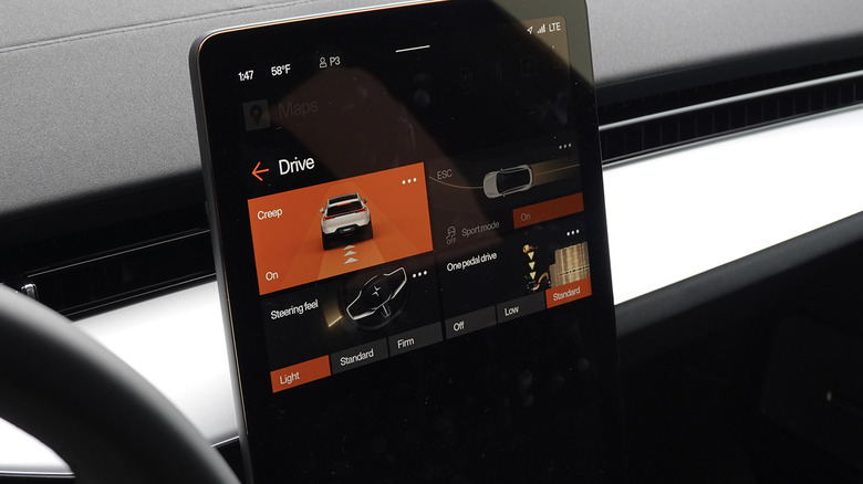 2025 Polestar 3 Long Range Single Motor drive mode screen