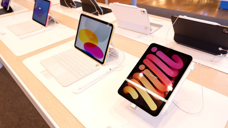 2024 iPads displayed in a store