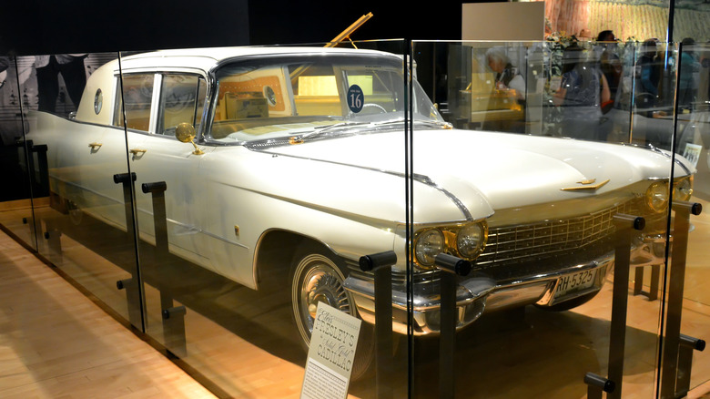 Elvis Gold Cadillac