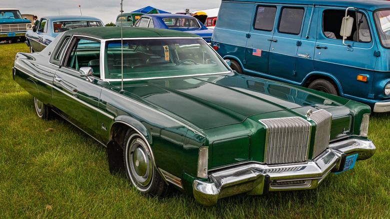 1975 Imperial Lebaron on lawn at car show