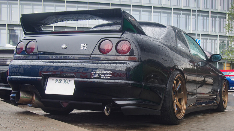 Nissan R33 Skyline GT-R V-Spec modified